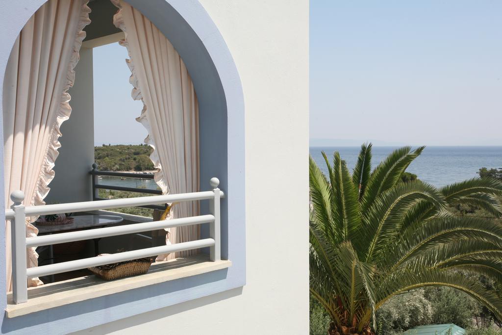 Aigli Apartments Néa Ankhíalos Exteriör bild