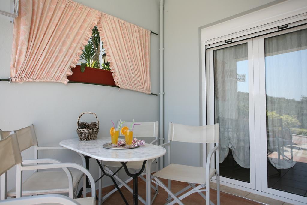 Aigli Apartments Néa Ankhíalos Exteriör bild